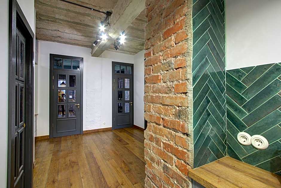 Mitten Village Family Residence