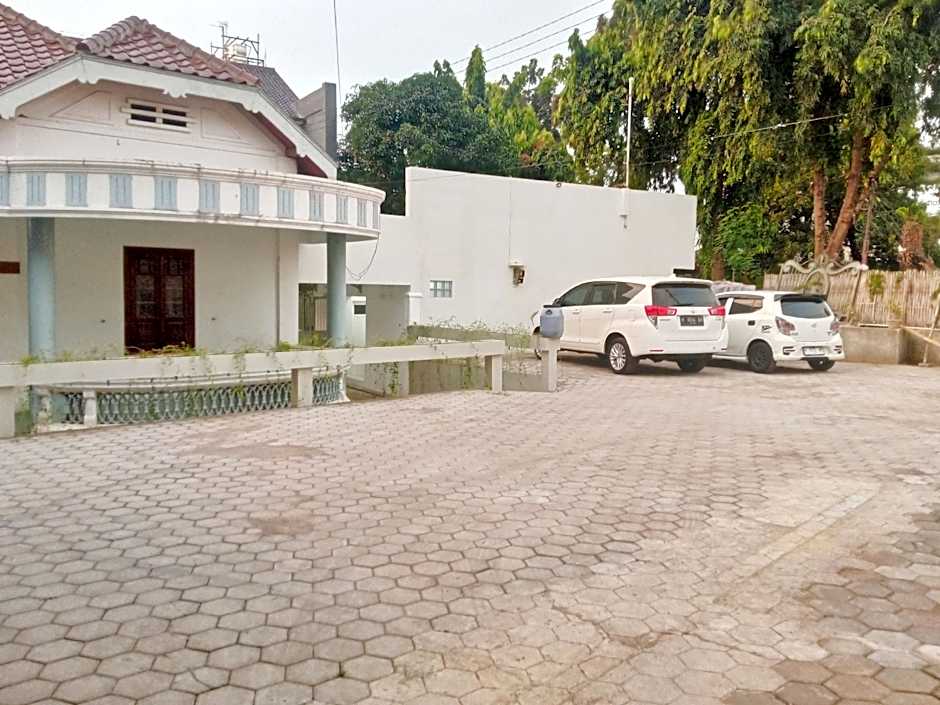 RedDoorz @ Hotel DPraya Pati