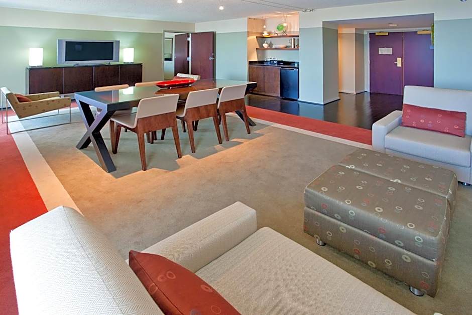 Crowne Plaza - Chicago West Loop By IHG