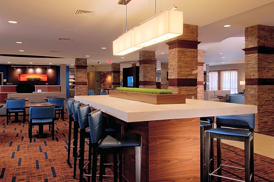 Courtyard by Marriott Madison West / Middleton