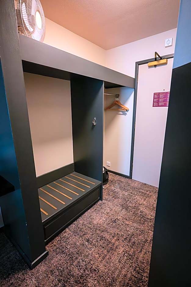 Cat & Lion Country Pub and Hotel