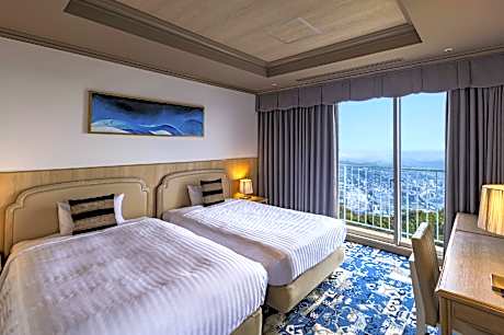 Luxury Twin Harbor View
