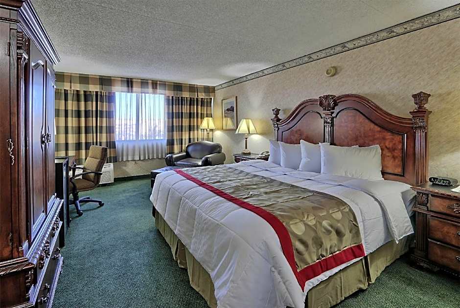 Ramada by Wyndham Albuquerque Midtown