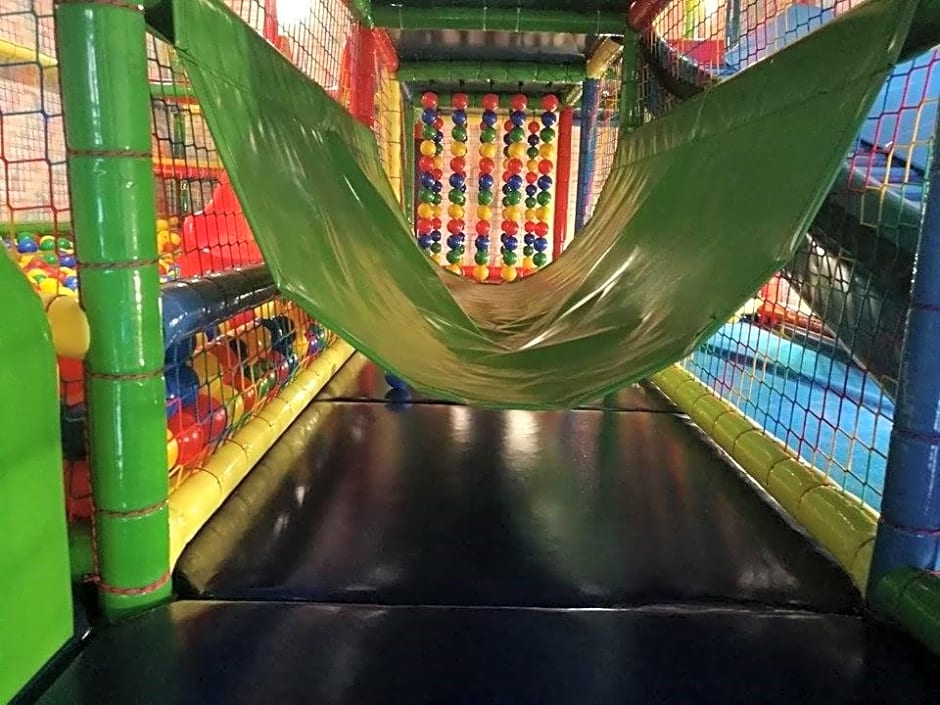 GOŚCINIEC NAD SAWĄ