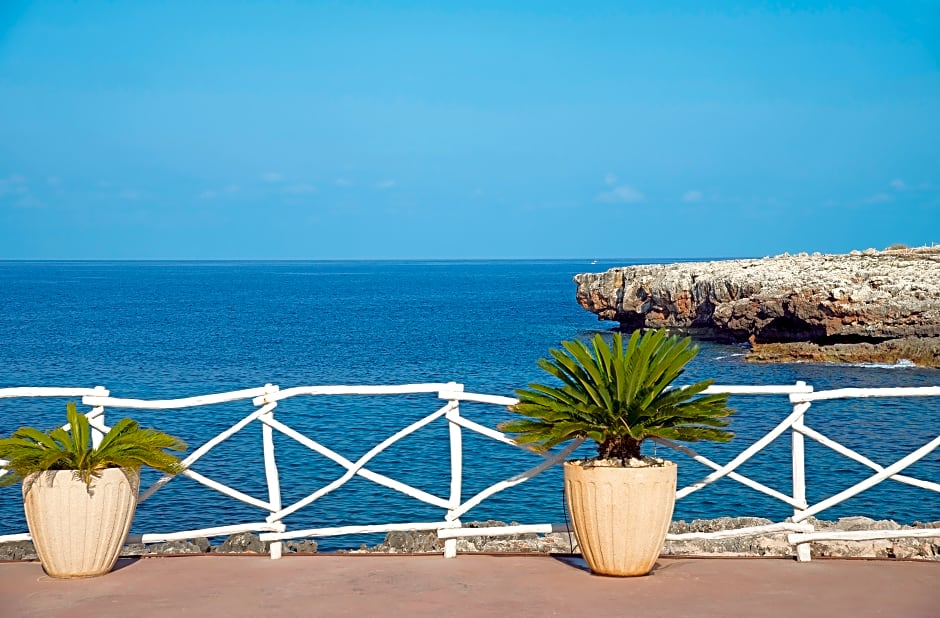 Cala Blanca Apartamentos