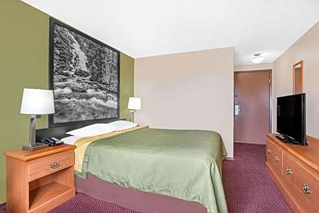 1 Queen Bed Non-Smoking
