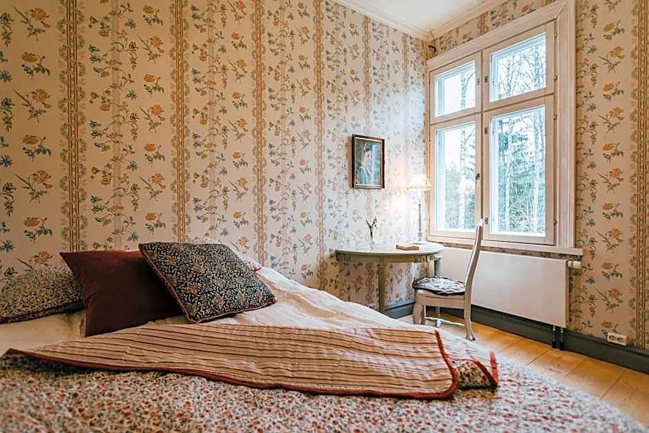 Salaisen Puutarhan Majatalo