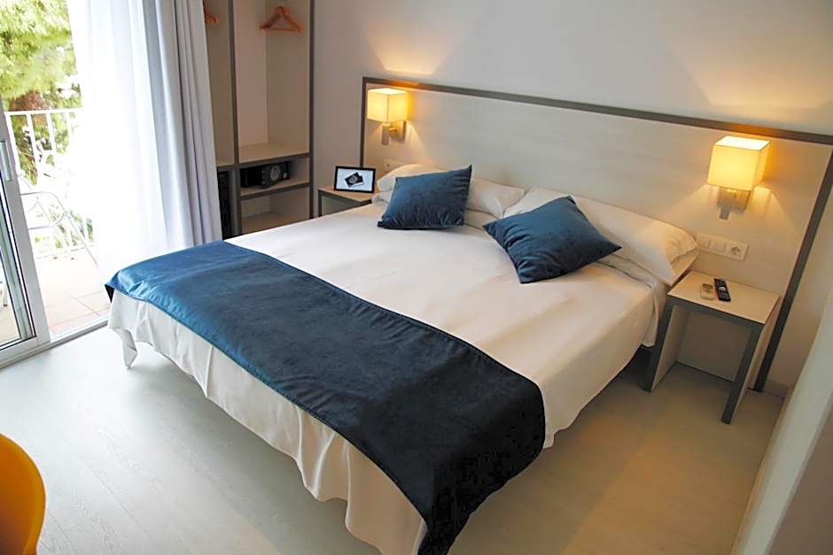 Parrots Sitges Hotel