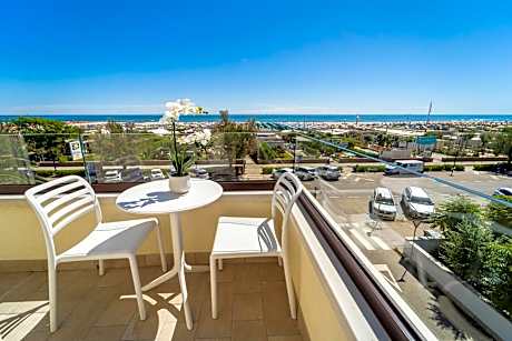 Triple Room with Sea View