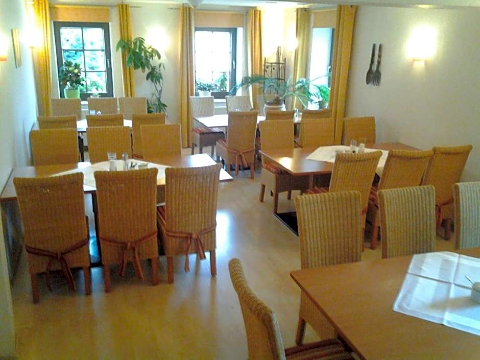 Altes Wirtshaus Fördergersdorf Bed & Breakfast