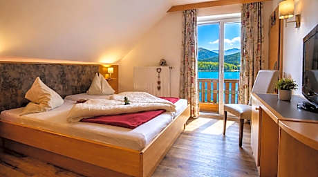 Family Room with Lake View