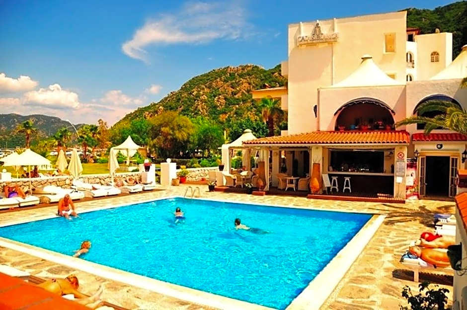 Casa Blanca Beach Hotel