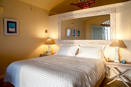 Luxury Double Room with Sea View - Ground Floor