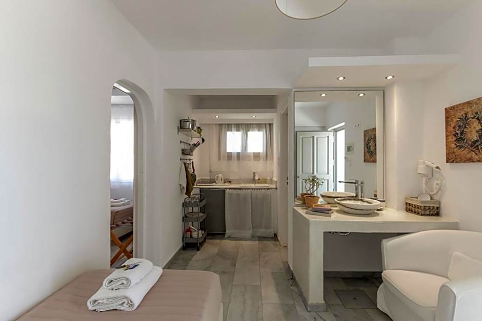 Margarita Studios Ambelas