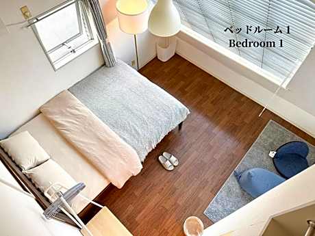 7時IN19時OUT # 新宿駅電車4分 # 駅8分 # 新規リノベーション # 最大5名 # 専用バスキッチン # 7 00 IN19 00 OUT # 4 min train to Shinjuku # 8 min walk to station # Newly renovated # Max 5 guests # Private bath kitchen