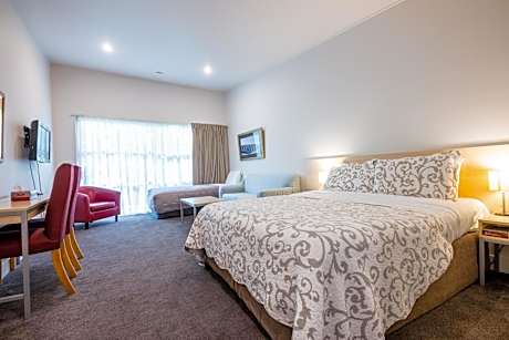 Standard Triple Studio