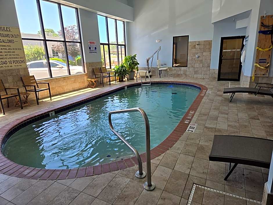 Holiday Inn Express Hotel And Suites Fenton-I-44 By IHG