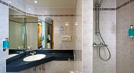 Standard Room with Free Hot Breakfast