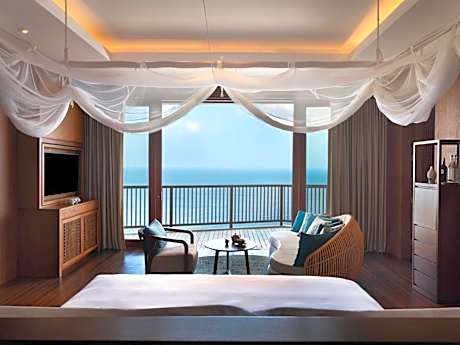 Presidential Villa Four Bedroom with Ocean Cliff Front view