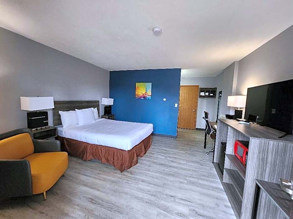 Super 8 by Wyndham Hayward WI
