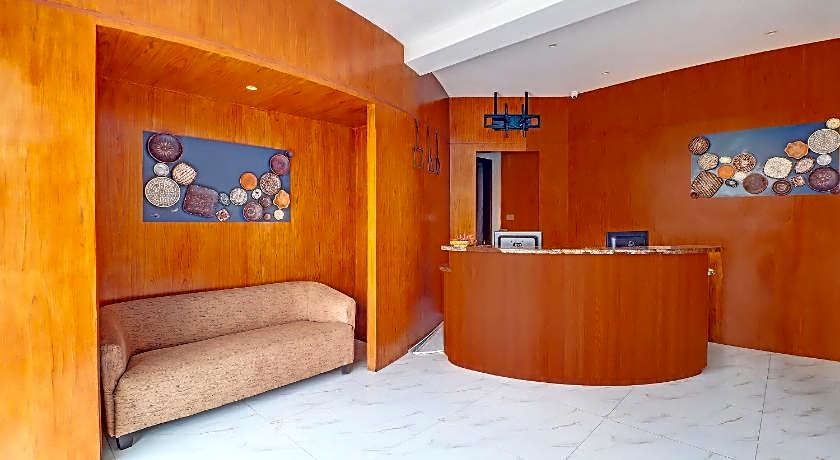 Townhouse Oak Signature Hotel