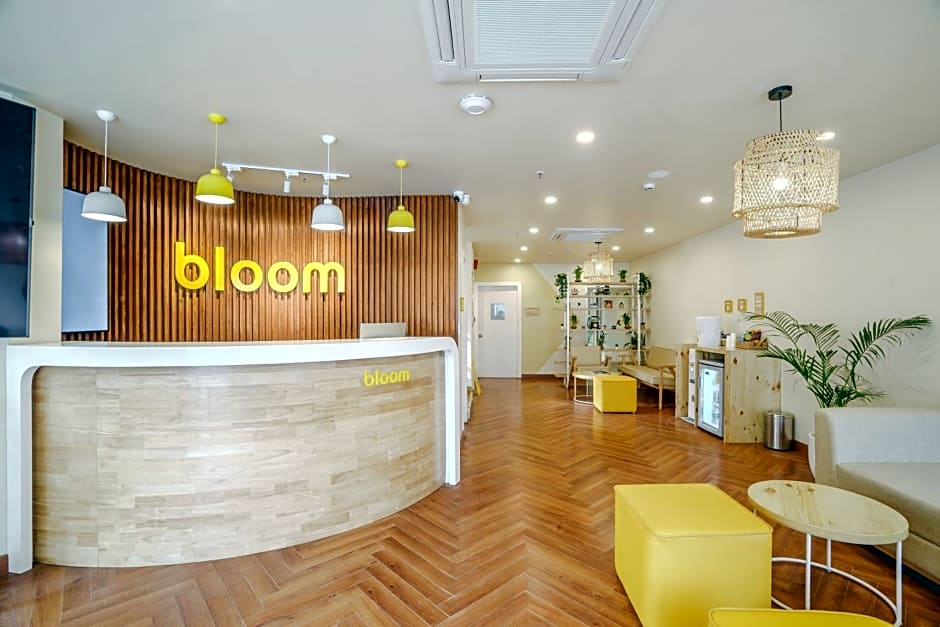 Bloom Hotel - Karol Bagh