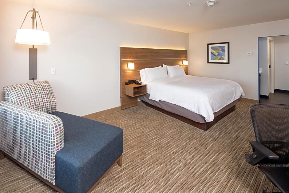 Holiday Inn Express and Suites Kalamazoo West