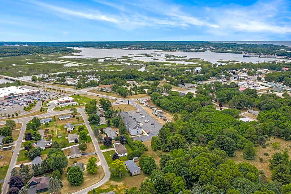 Microtel Inn & Suites by Wyndham Manistee