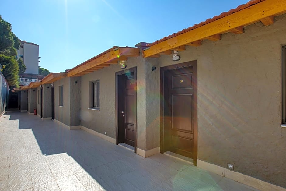 Aegean Apartments - Marina & Chios Island View