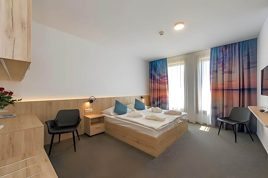 Akademia Hotel**** Balatonfured