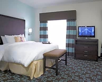 Hampton Inn & Suites Nashville at Opryland