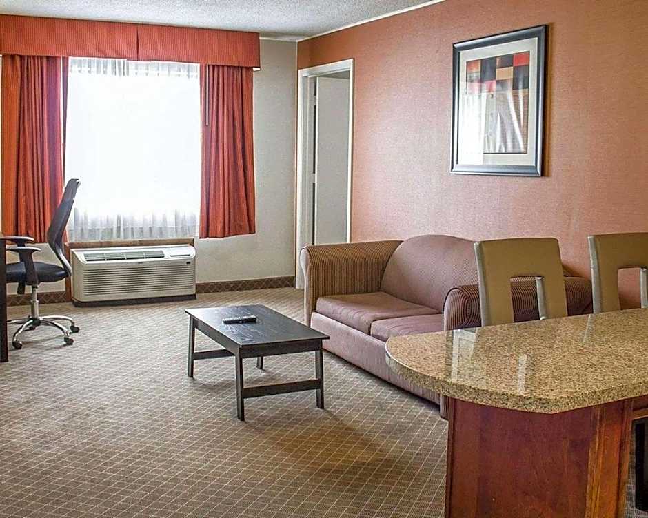 Norwood Inn & Suites Columbus