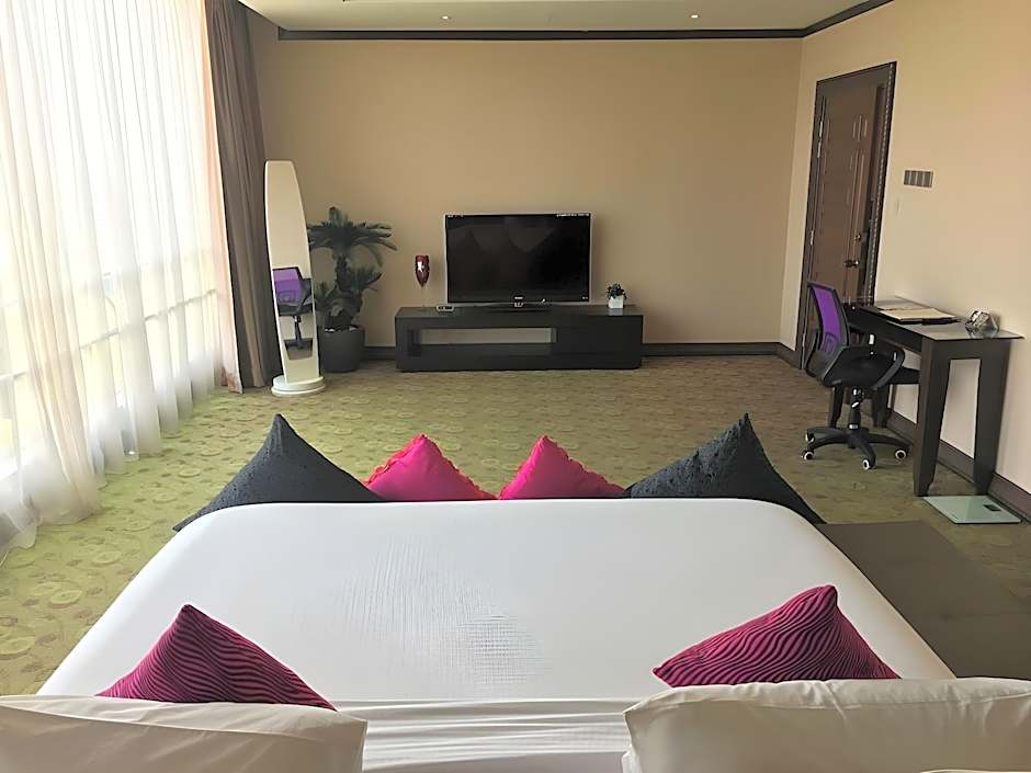 Kinta Riverfront Hotel & Suites