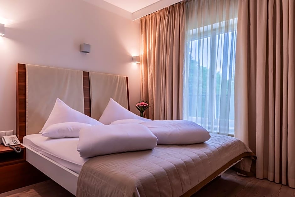 Hotel Schloss Weikersdorf