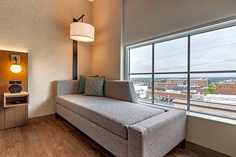 King Suite - Disability Access/Non Smoking