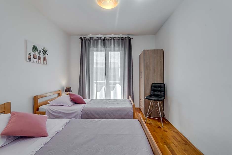 Apartment Renata + PRIVATE swimming pool in SPLIT