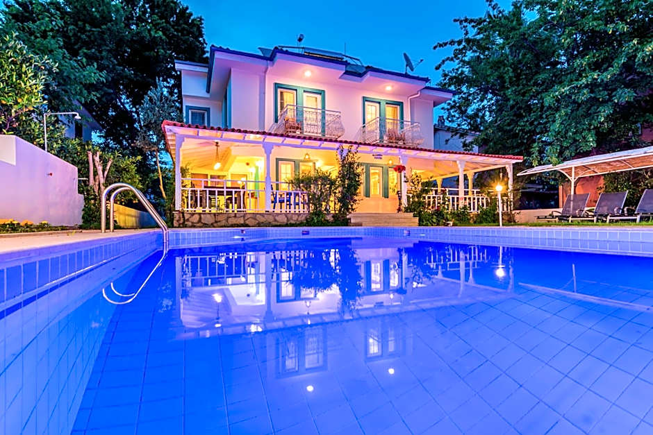 Calypso Cozy Suites