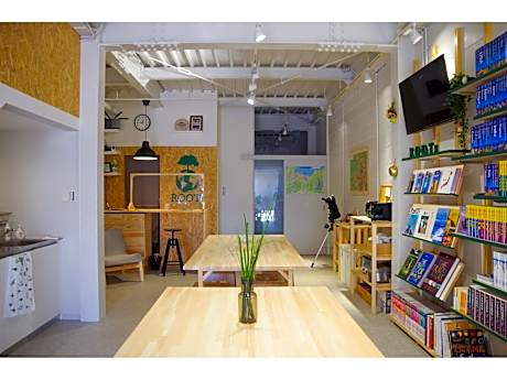 Travelers' house ROOTs