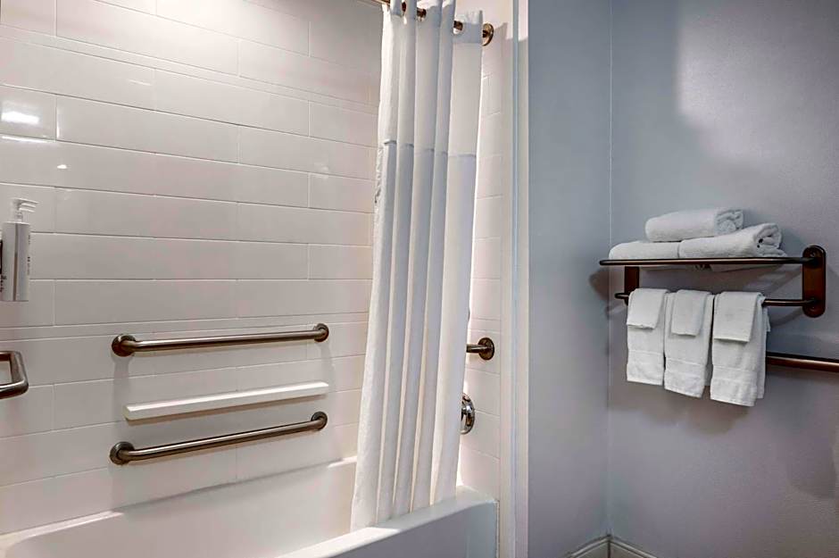 Hampton Inn By Hilton Greenfield, In