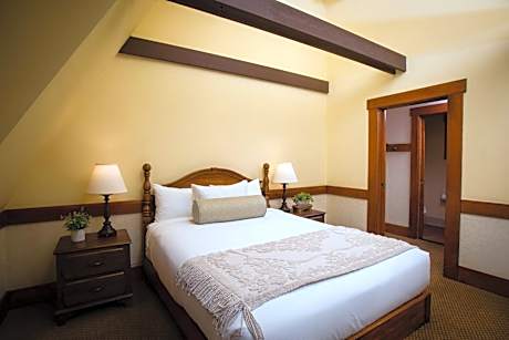 Deluxe Chalet – Accessible, 2 Bedroom, 2 Bathroom