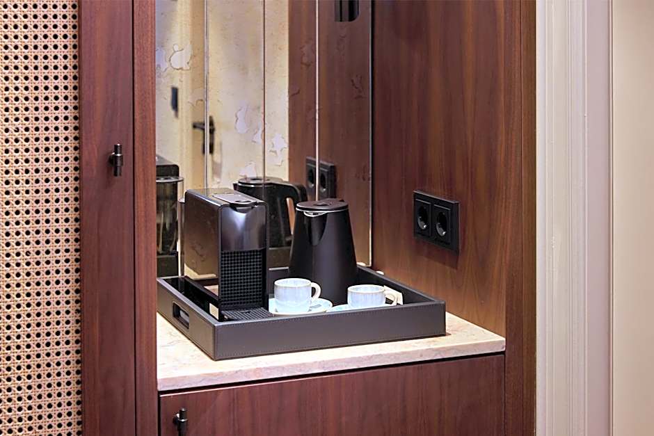 Duo Hotel Lisbon, Curio Collection by Hilton