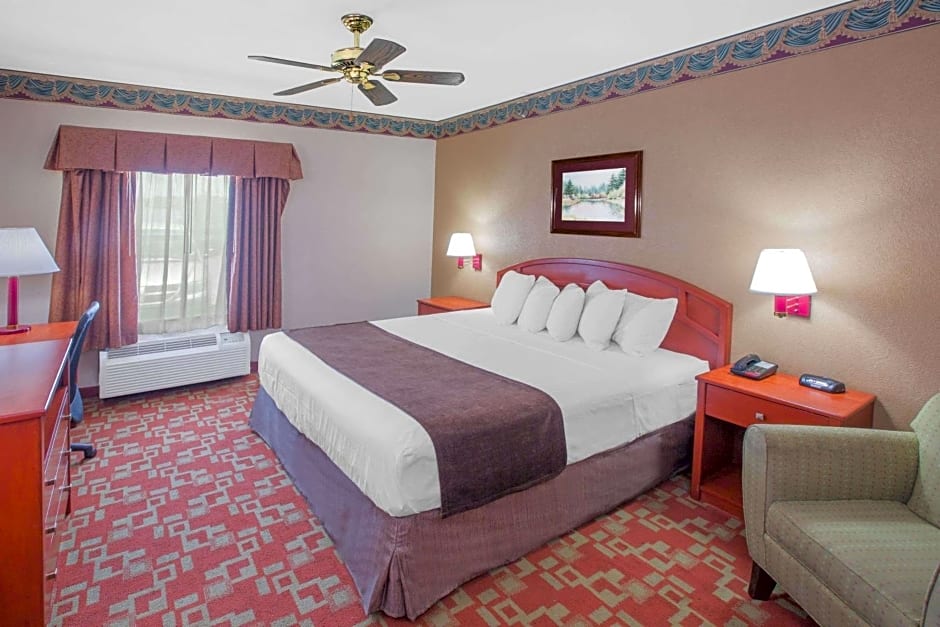 Days Inn by Wyndham Denham Springs-Baton Rouge East