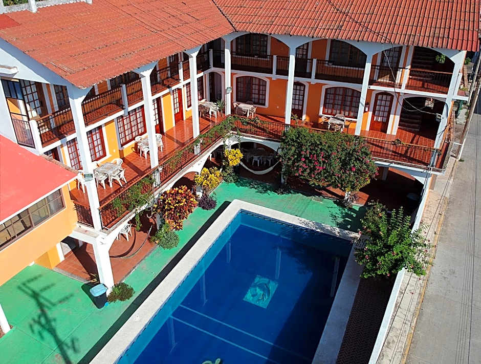 Don Luis Hostal - Sucursal Galeana - Tecolutla