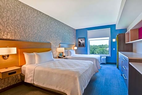 Queen Studio with Two Queen Beds - Non-Smoking