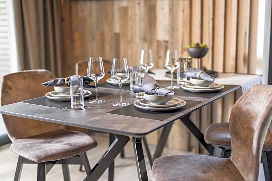 Perfect Lodgings Panorama