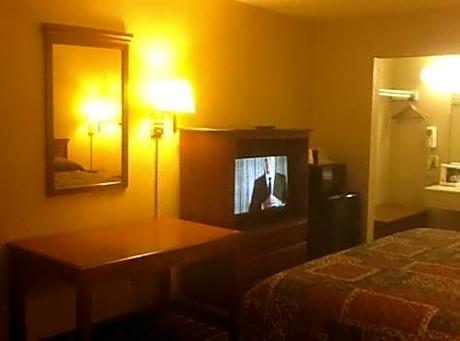 Super 8 by Wyndham Longview/I-20