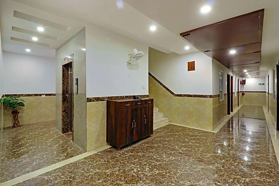 Capital O 2242 Hotel Yuvraj Deluxe