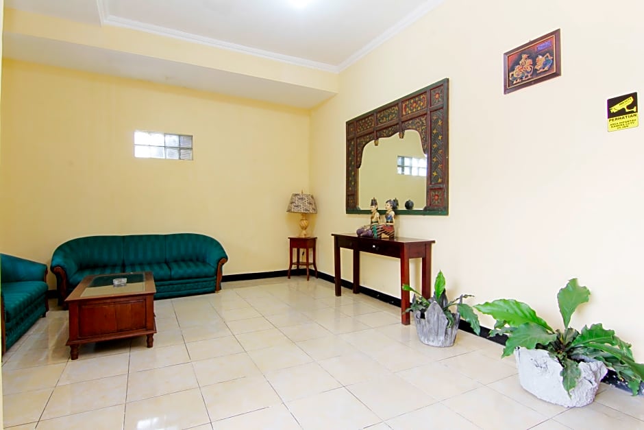 JJ House Gejayan by ZUZU