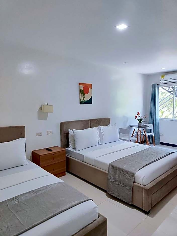 RiCres Hometel Double Bed R124