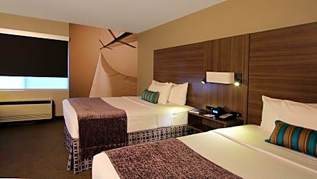 Double Queen Room with City View